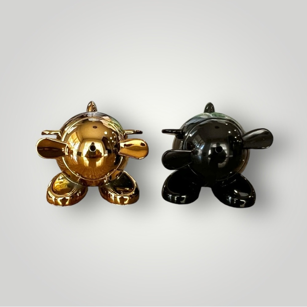 Propeller Spins! Virgin Atlantic Salt & Pepper Airplane shakers Collectible New - Picture 9 of 10